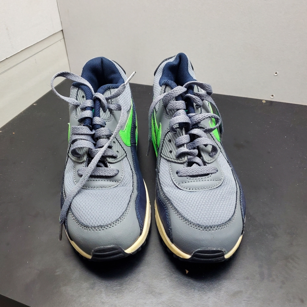 Grey/Blue size 7y Nike Air Max 90